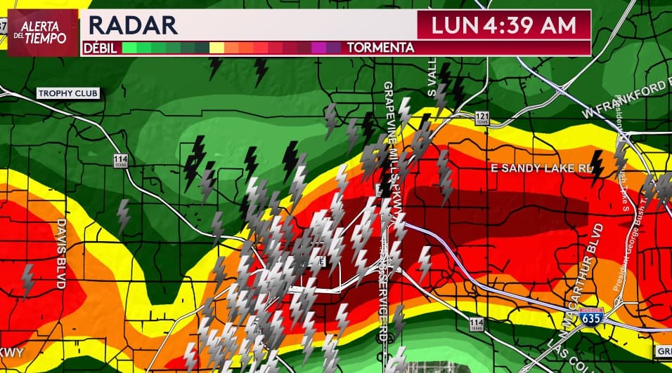 Récord histórico de viento en Dallas - Fort Worth: una ráfaga de 90 mph sacudió el norte de Texas