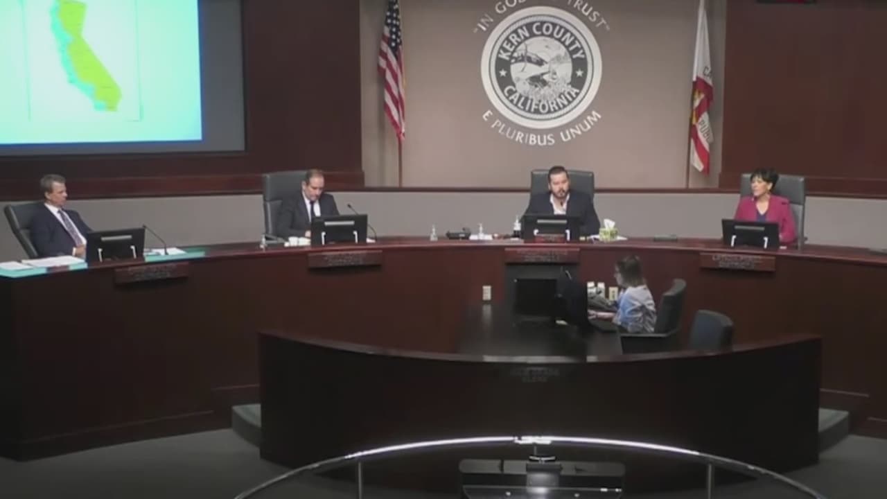 Junta de Supervisores del Condado de Kern debate propuesta para dividir California en dos estados