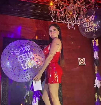 "No, menos, es un cambio de vida completamente de prioridades, cada vez menos lo pienso, si no soporto un perro,
<b> menos un hijo</b>", confesó.