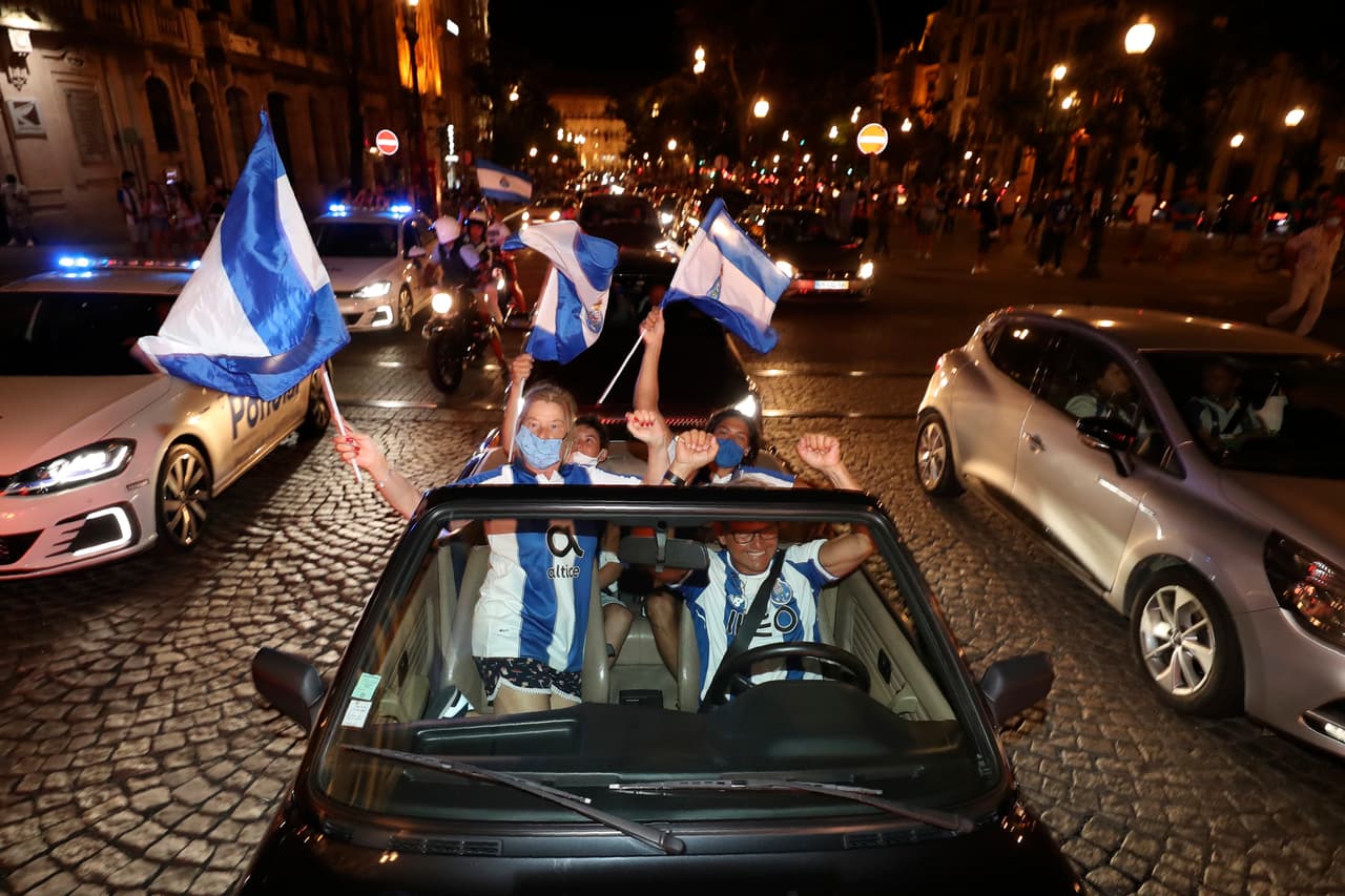 El Tecatito Corona firma su gran temporada al conseguir un nuveo título de la Liga Portuguesa con el Porto.