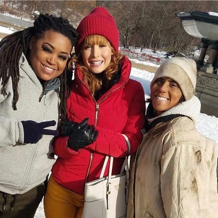 'Selfies time', siempre hay tiempo para compartir y convivir con todo en el set de grabación.