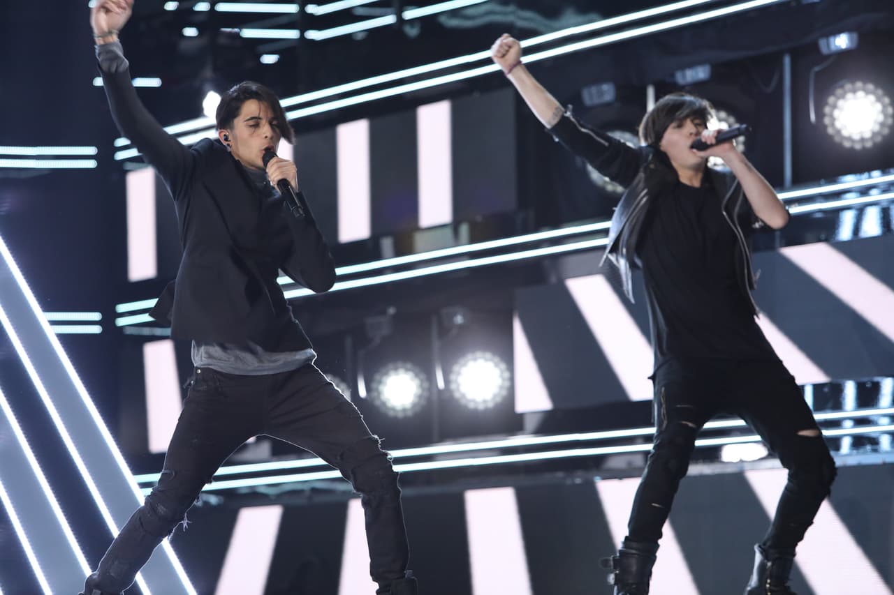 El éxito que tienen en el mundo de la música es gracias a su talento.