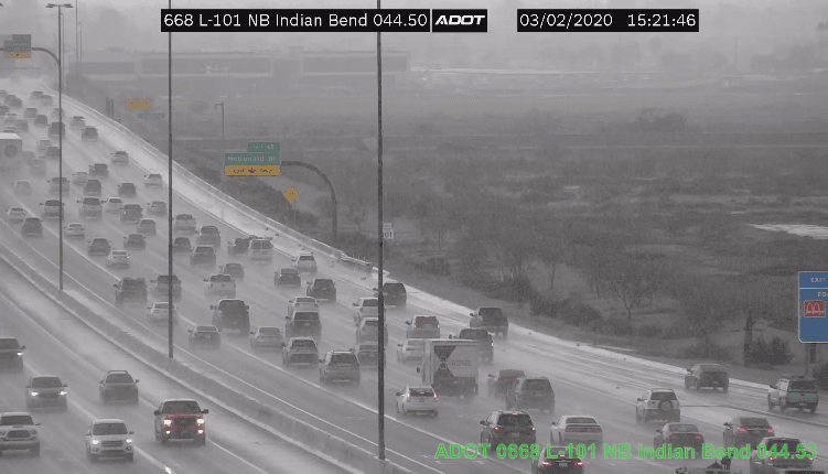  Granizo en marzo ¡Así luce una autopista de Arizona!