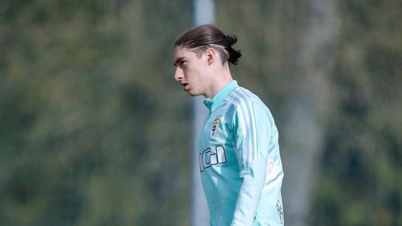 Marcelo Flores es renovado por Arsenal a pesar de pocos minutos en Real Oviedo