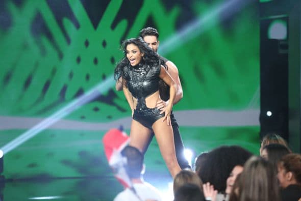 Geisha y el guapísimo actor Salvador Corpa bailaron al ritmo de Pitbull. ¡Qué calor con estos dos en la pista de Nuestra Belleza Latina!