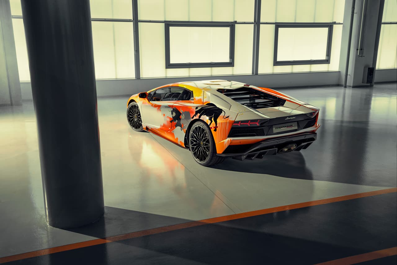 El Lamborghini Aventador S by Skyler Grey simboliza la fusión de dos conceptos artísticos: el arte automovilístico de Lamborghini con líneas tensas, volúmenes tridimensionales y elementos estilísticos del pasado que se combinan con soluciones tecnológicas innovadoras; y por otro lado, la iconografía pop de Skyler Grey, quien a menudo ha sido comparado con artistas de renombre como Andy Warhol, Keith Haring y Jean-Michel Basquiat.