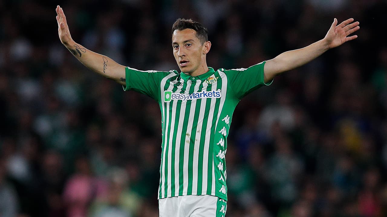 Andrés Guardado continúa con molestias físicas y no entrenó con el Betis