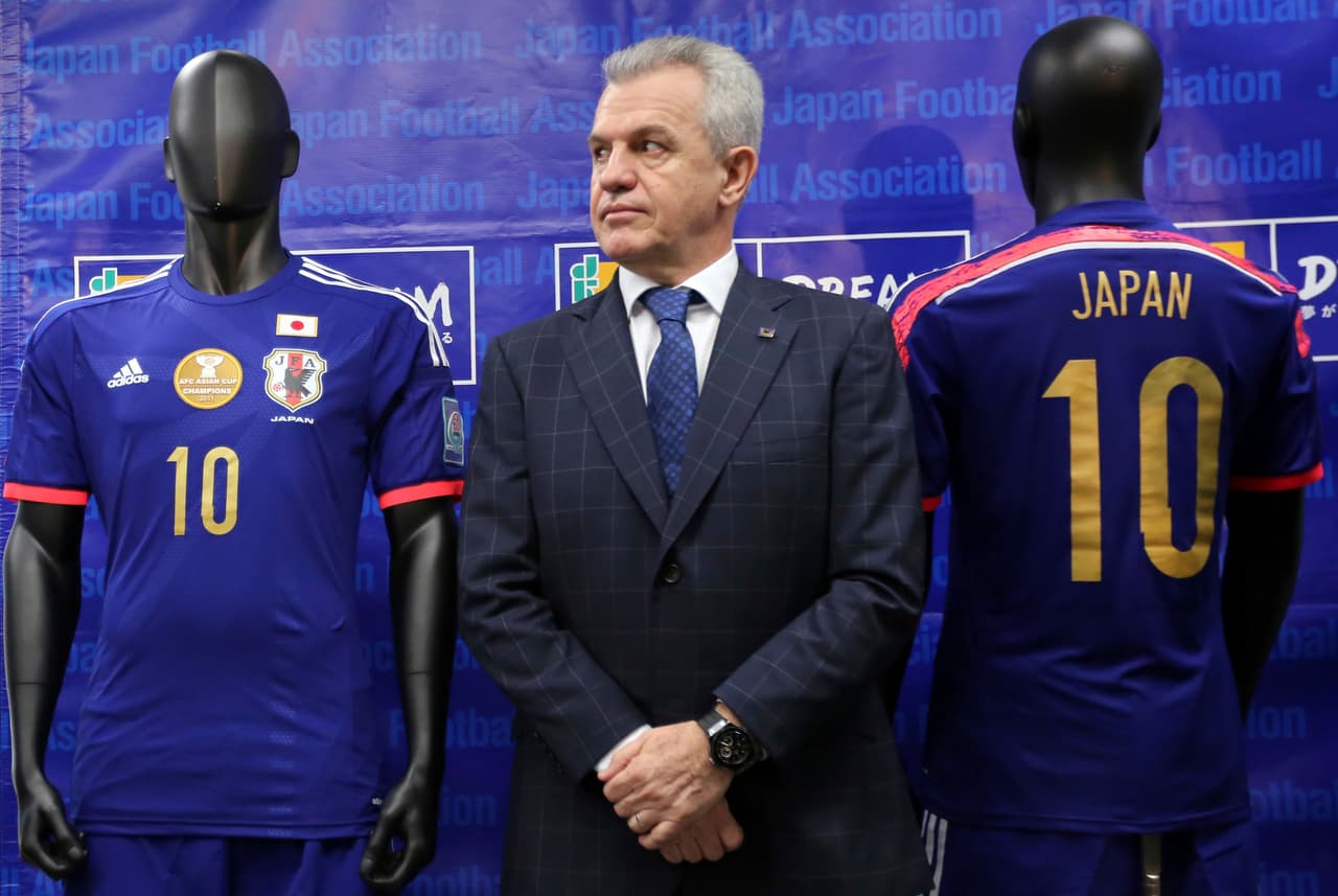 Aguirre estuvo un año como Director Técnico de la Selección de Japón sumando sólo 10 encuentros, llevó al selectivo a cuartos de final de la Copa Asiática. El mexicano es destituido del equipo nipón por el caso del partido arreglado entre el Levante y Zaragoza.