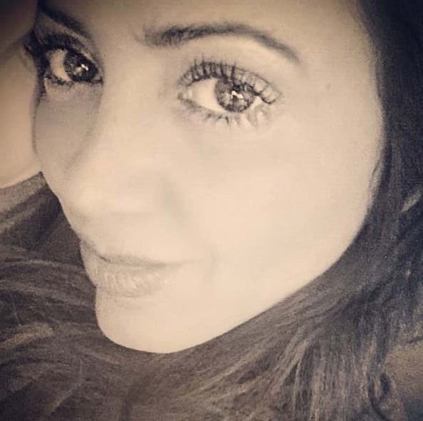 ¿A quién no le gustaría tener unas pestañas que hagan nuestra mirada así de seductora como la de Andrea Legarreta? ¡Pon manos a la obra!