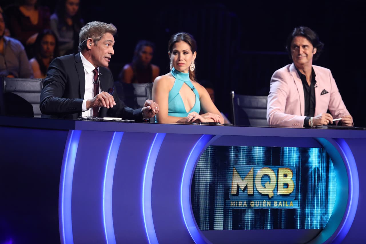 Las críticas de los jueces fueron feroces. "A lo mejor en las redes sociales te dicen que te ves hermoso, pero en el baile, discúlpame que te lo diga de esta manera, no lo estás haciendo bien", comentó Johnny Lozada.