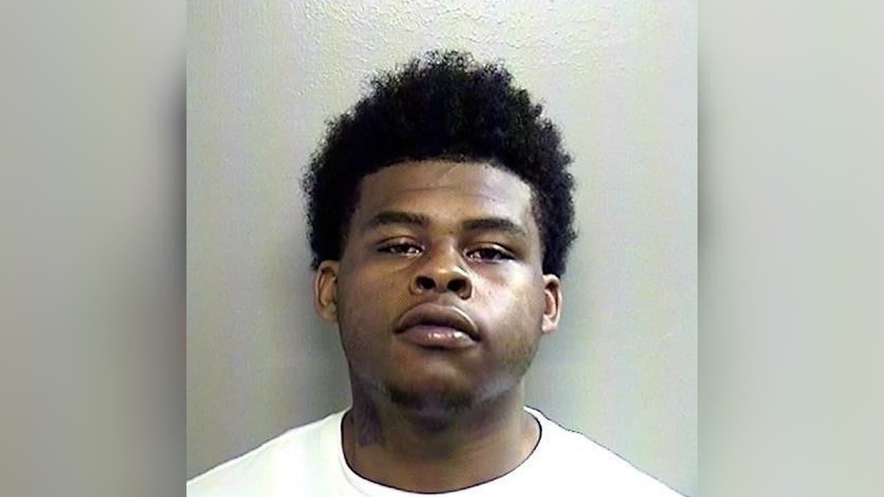 Arrestan a hombre de 18 años acusado de matar a joven en una disputa afuera del parque acuático Hurricane Harbor