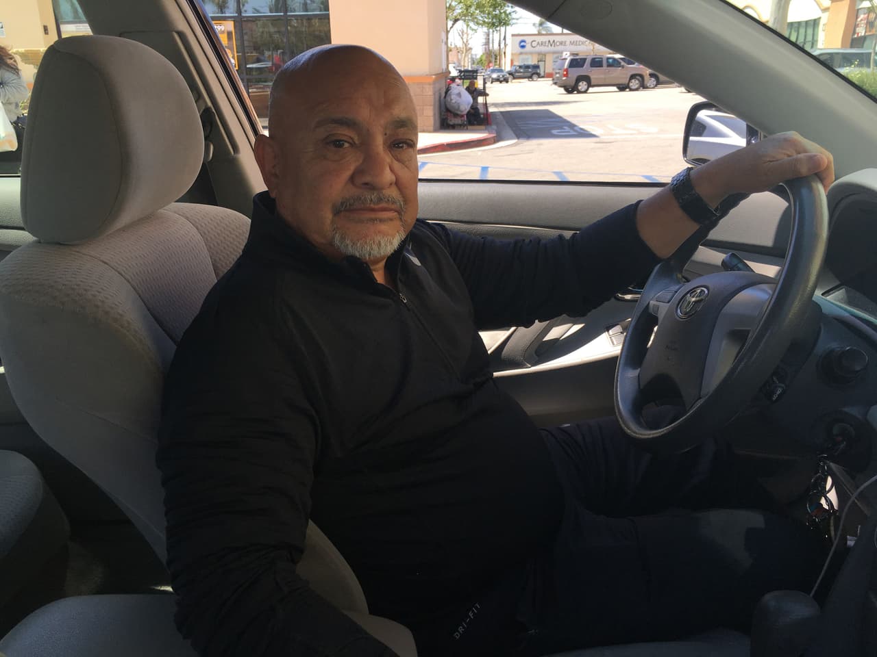 Julio César Hernández Rivas fue candidato a diputado en Guatemala y ahora se gana la vida como chofer de una empresa de viajes compartidos.