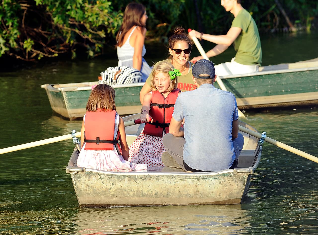 Después fue el turno de la amiguita. ¡Y el señor ahí sentadote!