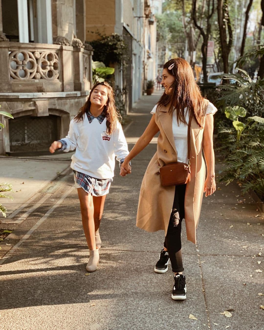 Julia fue diagnosticada con una enfermedad llamada disimetría.