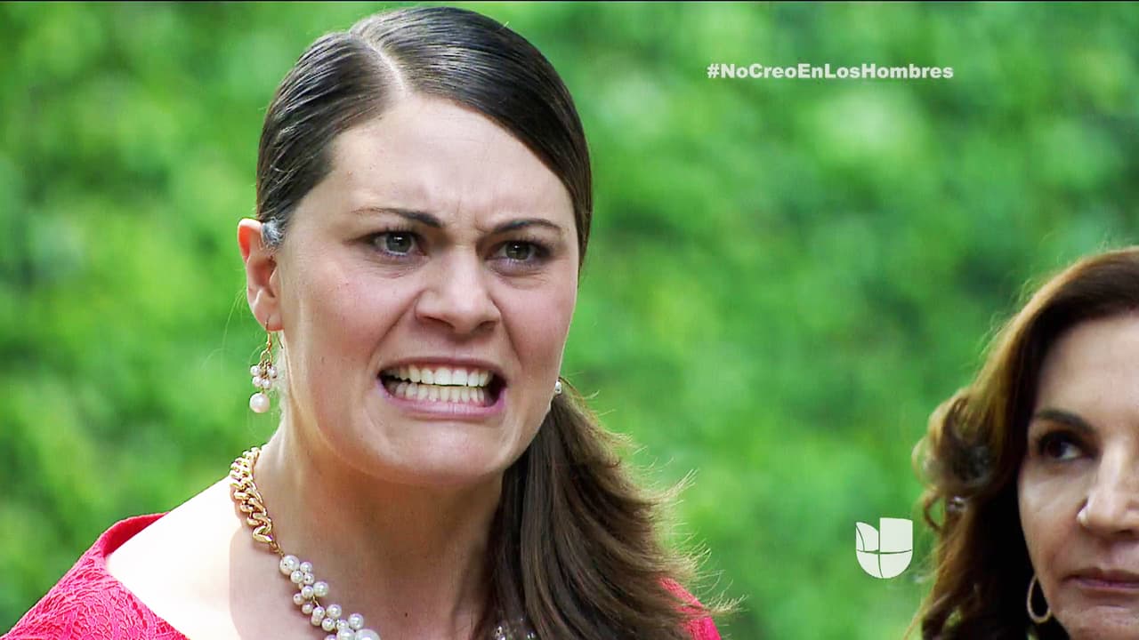 Lo ves, está furiosa, no quiere verte cerca de ella. Y por supuesto... ni a tu familia.