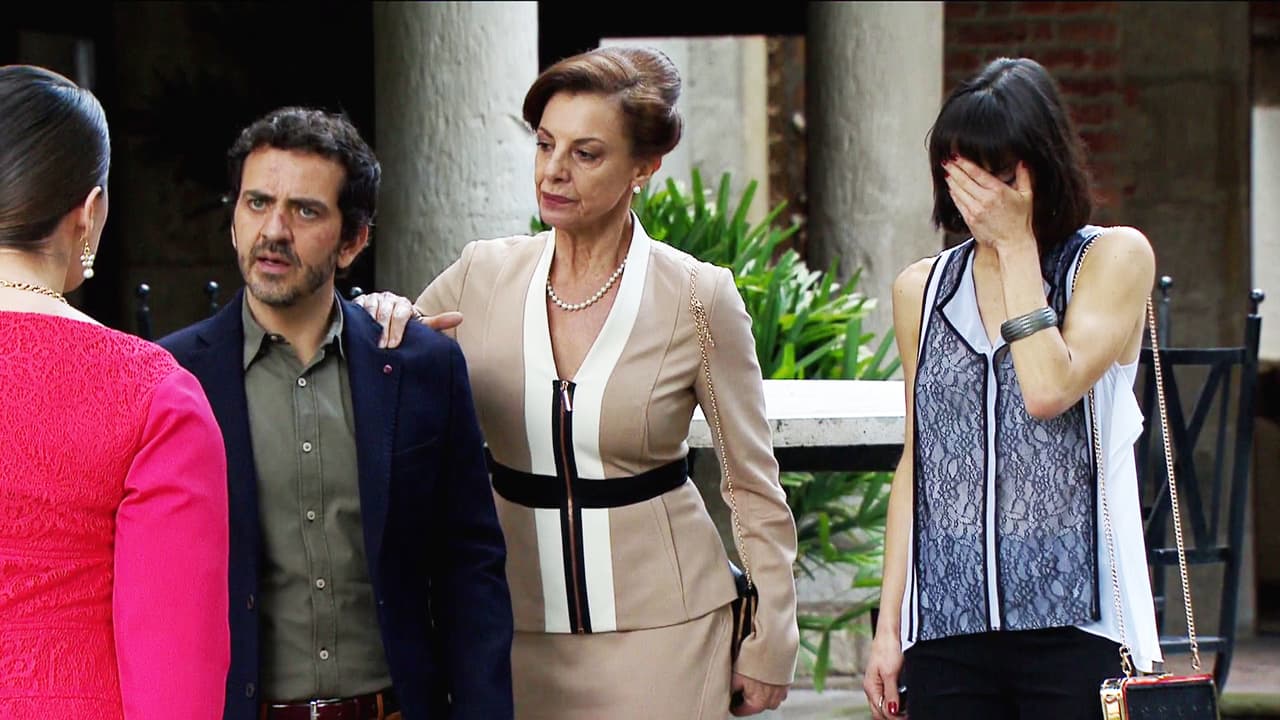 Ahí también te tenemos malas noticias, Max le reveló que eres novio de Ivana.