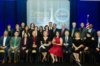 Organización reconoce programas que velan por el logro de estudiantes hispanos