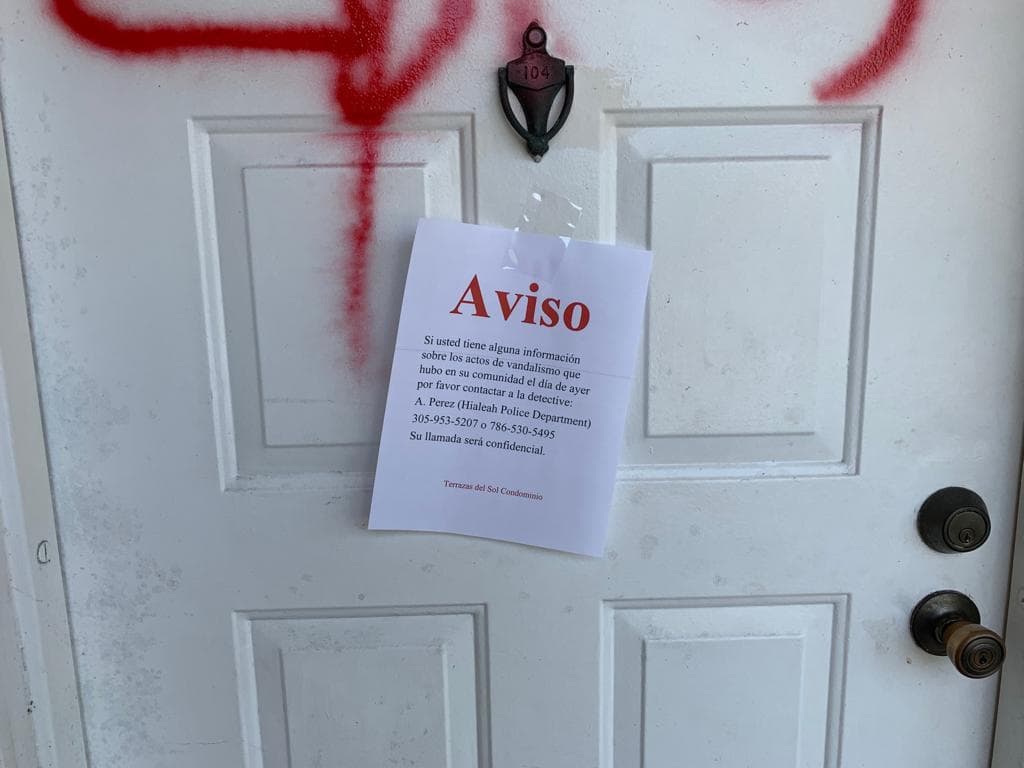 La policía de Hialeah está investigando para encontrar a los responsables.