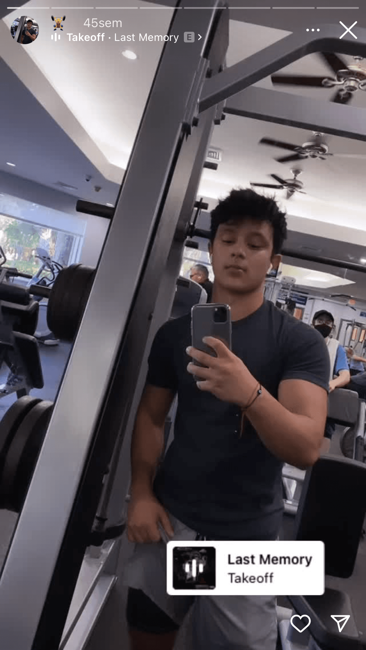 <b>"Mi hijo es bello, grande, musculoso</b>. Finalmente, se ve como él se ha visto toda la vida", reveló Karina en marzo pasado, de acuerdo con una reseña de People en Español.
<br>