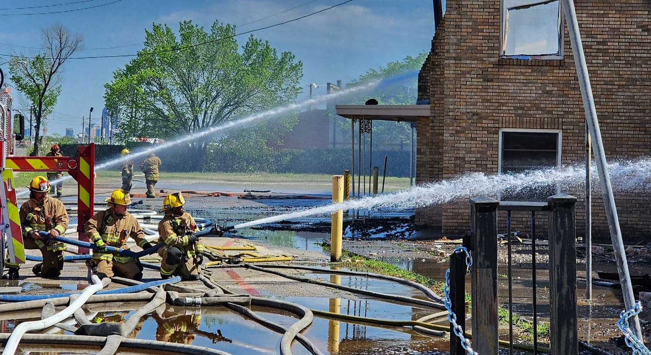 El reporte de un incendio en una Iglesia Adventista al noroeste de Dallas movilizó a varias unidades de bomberos a la 1:18pm. La iglesia se ubica en el bloque 7715 Denton Drive, en el Noroeste de Dallas.