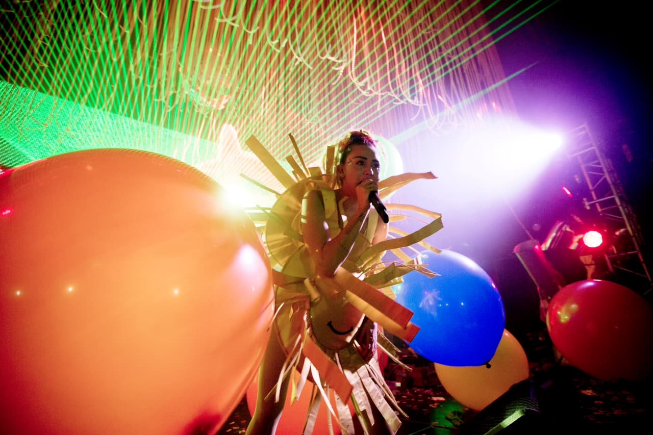 Pero francamente, no se le ve muy preocupada porque algunos se vayan.