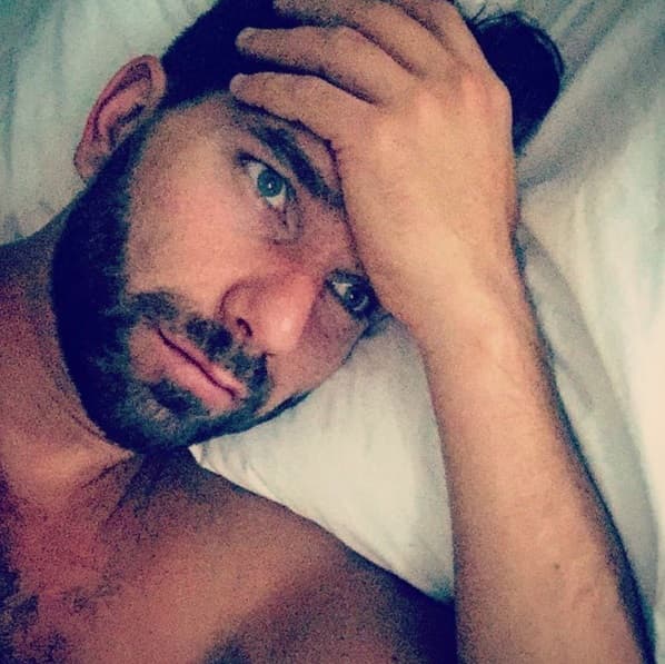 El apuesto actor keniano de origen alemán y chileno tiene una gran noticia para sus fanáticas. Muy pronto sabrás de qué se trata.