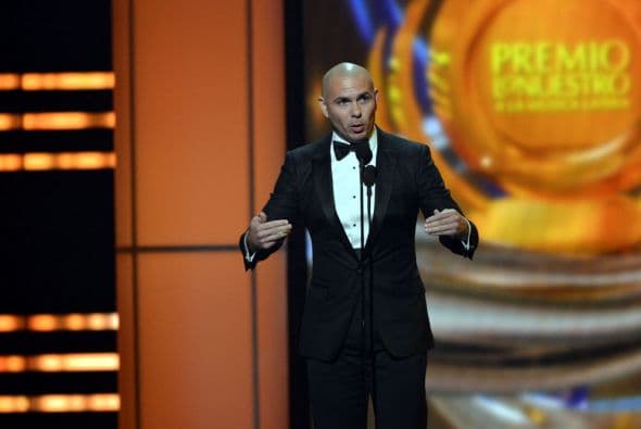 Uno de los momentos más emocionantes de la noche fue cuando Pitbull presentó a su gran amigo Marc Anthony.