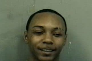 Tavares Humphries de 28 años fue acusado este martes por el presunto ataque sexual a una estudiante en UIC. 