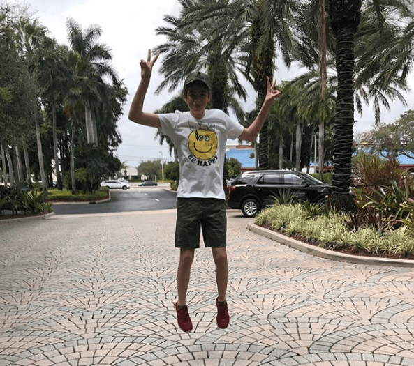 Nicolás es fruto de su relación con Ernesto Zedillo Jr. Actualmente tiene 14 años y 
<b><a href="https://www.univision.com/entretenimiento/celebridades/el-hijo-de-erika-buenfil-sorprende-por-su-gran-parecido-con-su-padre-ernesto-zedillo-jr-fotos" target="_blank">es innegable el parecido que tiene con el hijo del expresidente</a></b> de México.