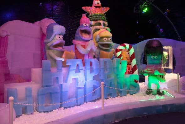 La esponja favorita de los niños ya está en Ice Land, una exhibición de esculturas heladas que promete congelarte hasta el 4 de enero.