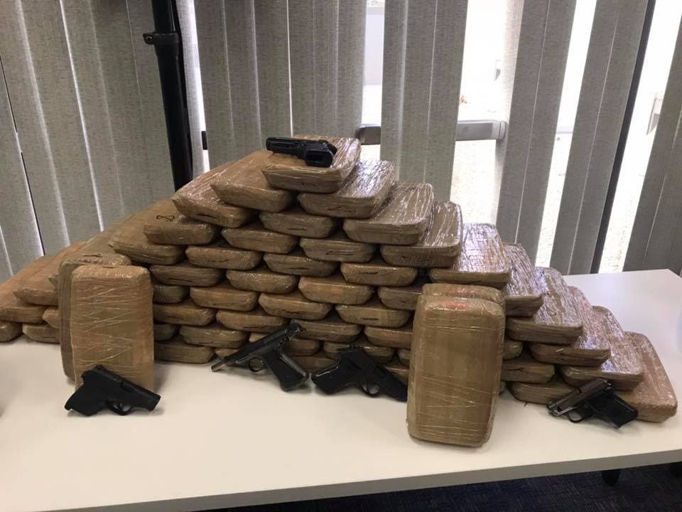 Arrestan a 15 operadores del cartel de Sinaloa y les decomisan droga valorada en $10 millones en Los Ángeles