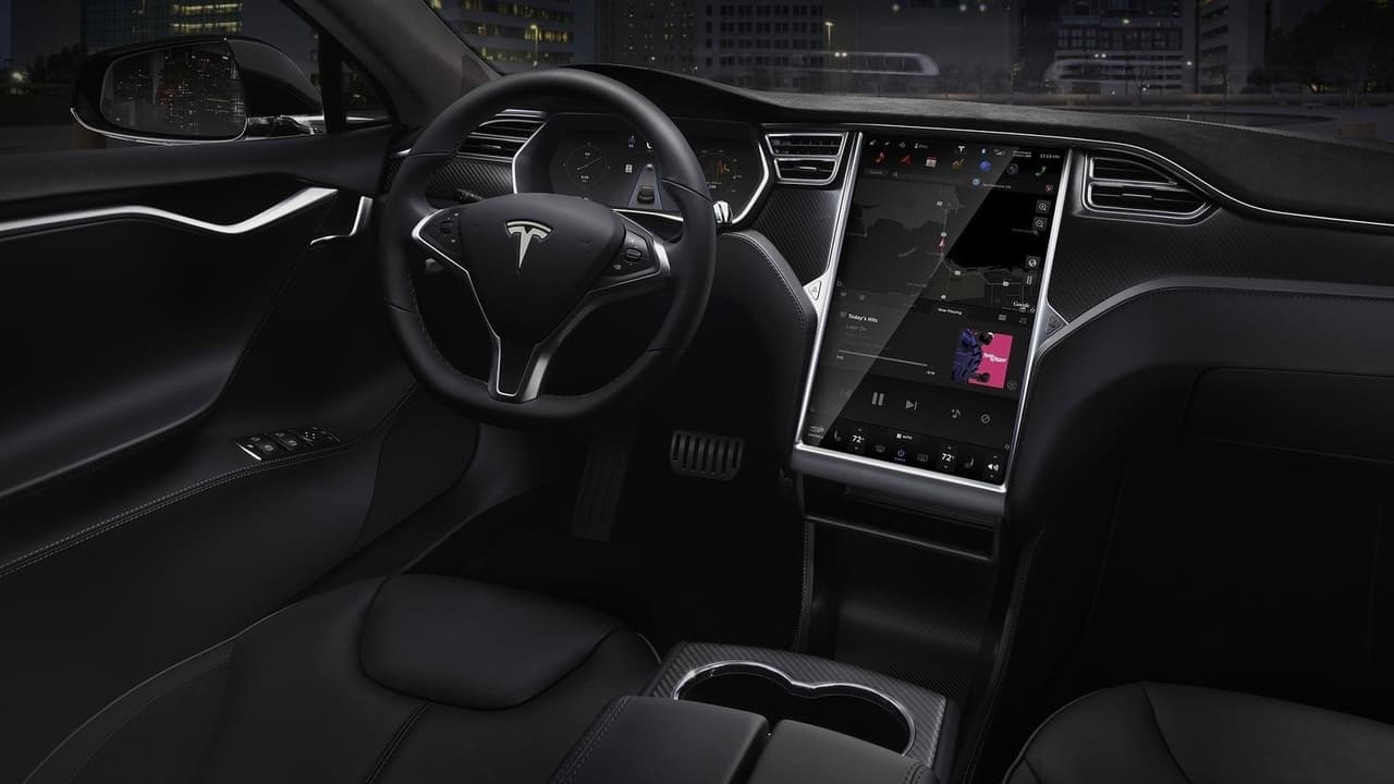 <h3 class="cms-h3-H3">8. Tesla</h3>
<br>
<br>A pesar de sus sonados problemas, especialmente los atascos de producción de su compacto eléctrico Model 3, de que su producción es apenas una fracción de la producción de un fabricante convencional y de que el fabricante no hay ganado ni un solo centavo desde que comenzó a vender sus autos eléctricos, Tesla fue valorada en 
<b>9,420 millones de dólares</b> para colocarse como la octava marca automotriz más valiosa en todo el mundo. La valoración de esta marca, al igual que la valoración de mercado del fabricante mismo, responden directamente a las expectativas puestas sobre su novedosa tecnología de movilidad limpia. Sin embargo, ni la paciencia del público ni la del mercado no son infinitas, por lo que Tesla va a tener que comenzar a cumplir sus promesas muy pronto.