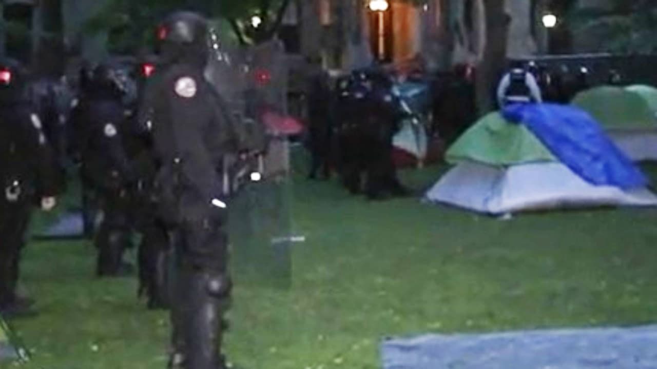 Policía disuelve campamento pro palestino en Universidad de Pensilvania y arresta a decenas de manifestantes