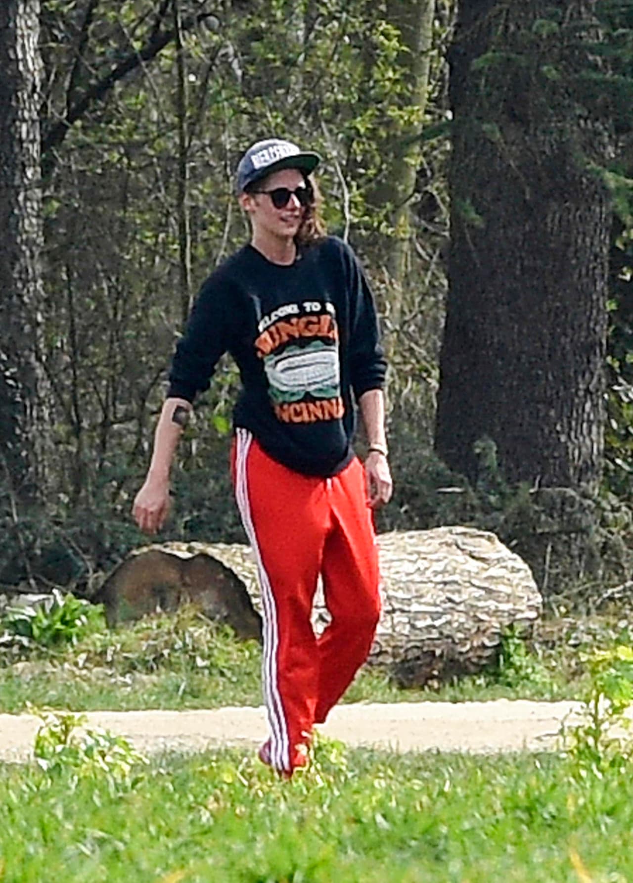 Kristen Stewart la está pasando de maravilla en París.