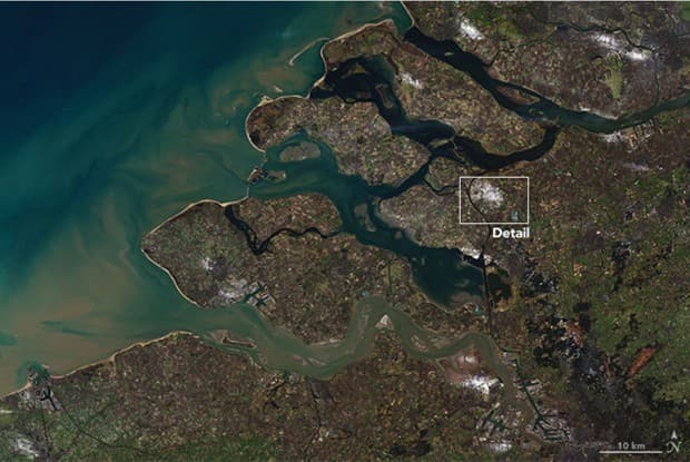 Imagen satelital de la zona en Europa. En el rectángulo se aprecia el área nevada.