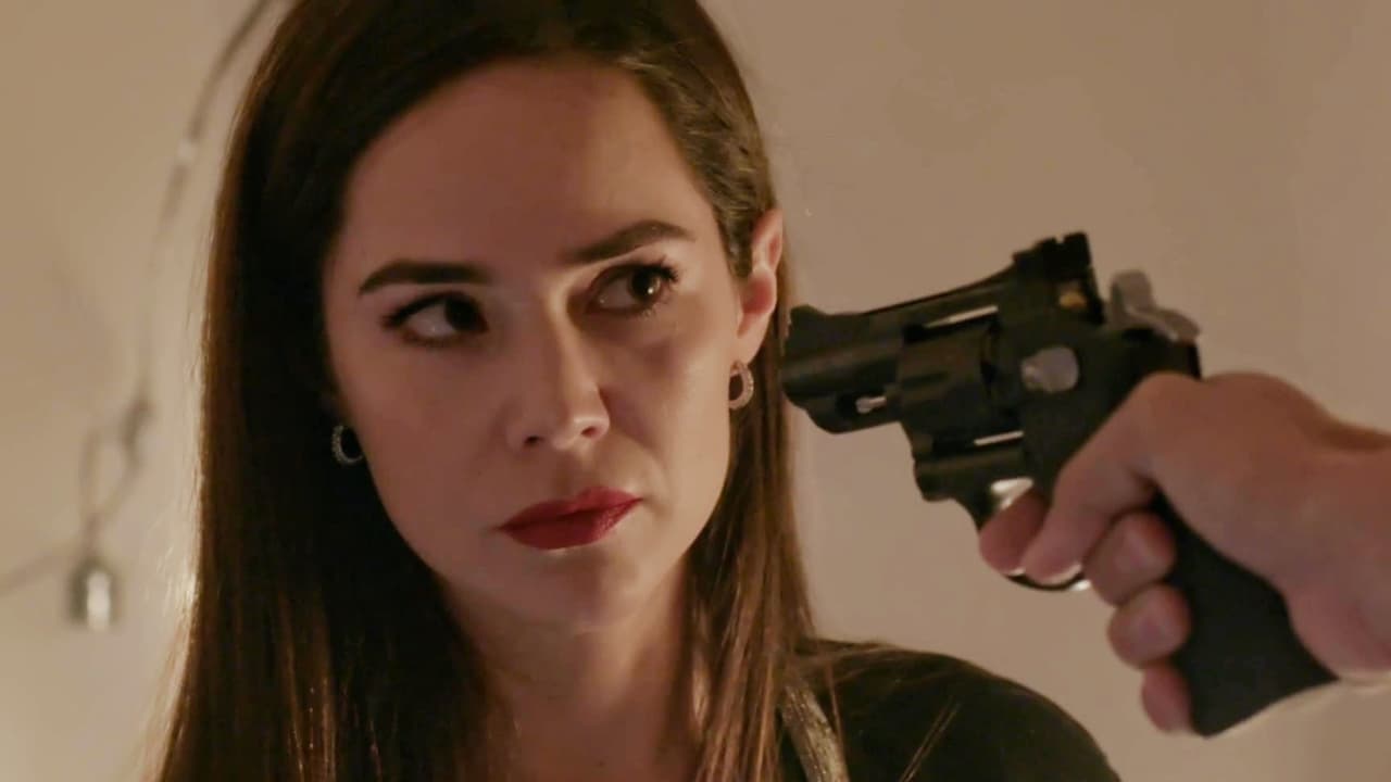 En un intento desesperado por convencer a Rubí de regresar con él, Héctor la secuestró.