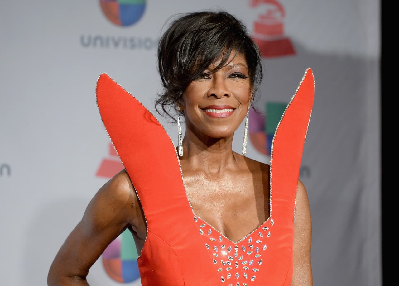 En el 2013 la fallecida cantante californiana Natalie Cole estuvo nominada, junto al dominicano Juan Luis Guerra, en la categoría Grabación del Año gracias a Bachata Rosa. También aspiró al ’Álbum del Año’ y ‘Mejor Álbum Vocal Pop Tradicional’, por su disco ‘En Español.