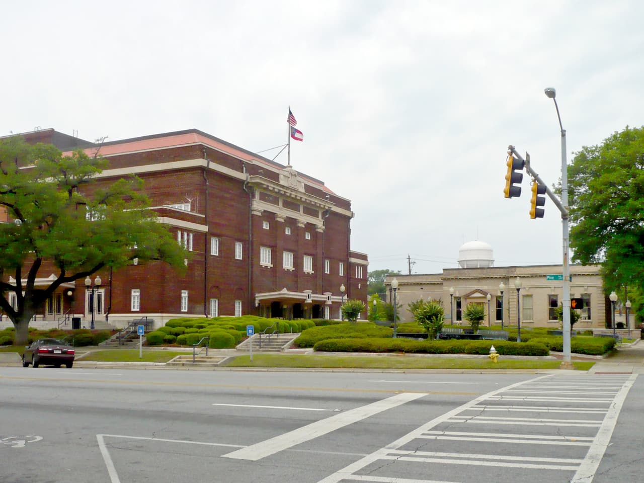 <h3 class="cms-H3-H3">7. Albany, Georgia</h3>
<br>
<br>La ciudad más peligrosa del estado registró 1,500 delitos violentos en 2020, lo que representó un aumento del 40.5% respecto a un año antes. 
<b>Dicho incremento fue liderado por la subida del 55% en las agresiones agravadas </b>y casi el doble de asesinatos. 
<br>