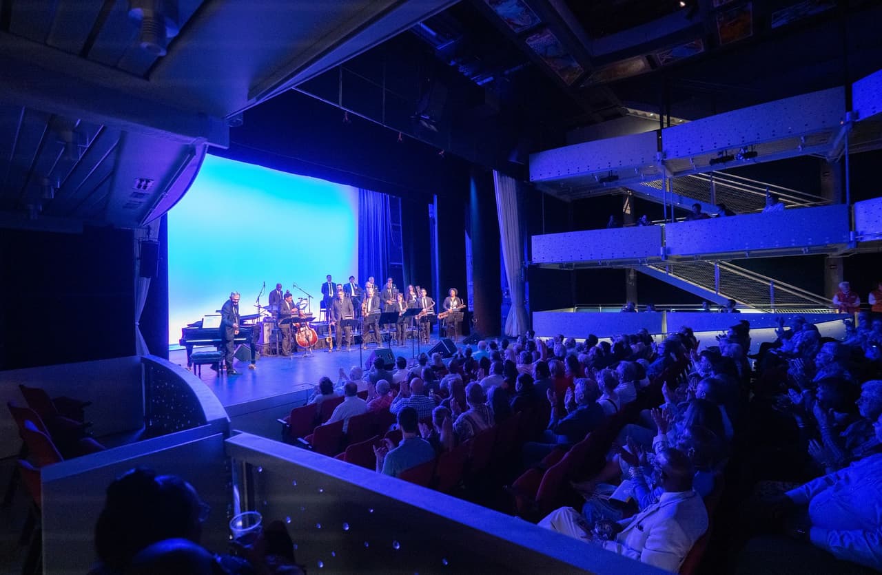 <b>Salsa Con Caché</b>
<br>
<br>Baila toda la noche con los vibrantes ritmos de salsa de Orchestra Fuego, una sensacional banda que interpreta canciones latinas originales y conocidas con vigorizantes arreglos nuevos.
<br>
<br>
<b>Fecha y hora: </b>10 de noviembre del 2023 a las 8:30 p.m.
<br>
<br>
<b>Precio: </b>Desde $25
<br>
<br>
<b>Dirección: </b>445 South Magnolia Avenue Orlando, FL 32801