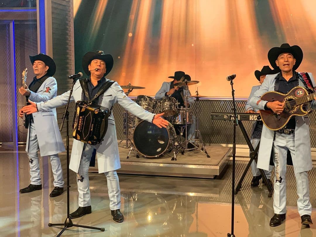 Grupo Exterminador nos dio el toque romántico y musical, pues sus notas son para muchos el mejor remedio para olvidar las preocupaciones.