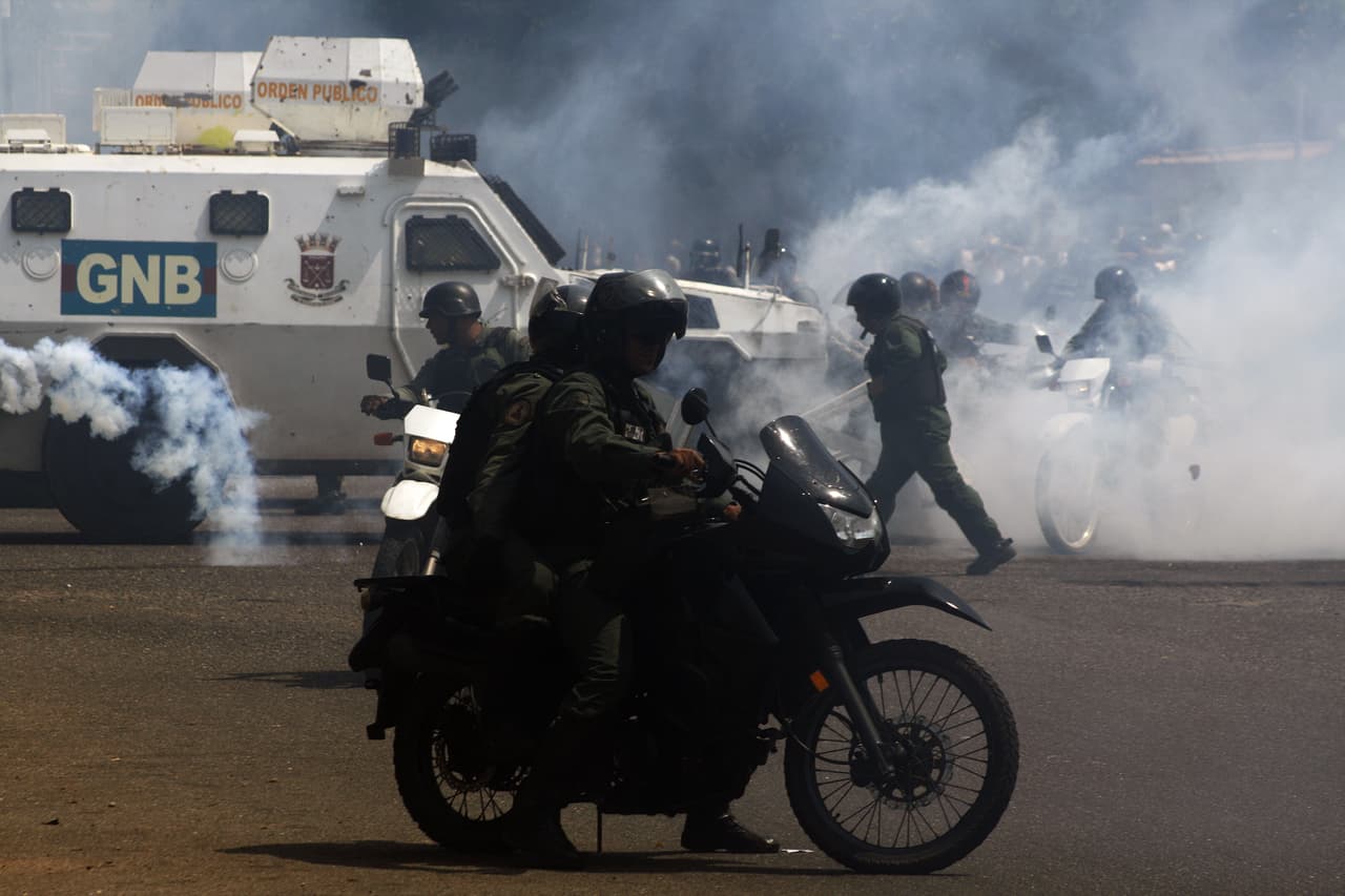 En Maracaibo, la segunda ciudad más poblada de Venezuela también ha habido enfrentamientos entre opositores y fuerzas del régimen de Maduro.
