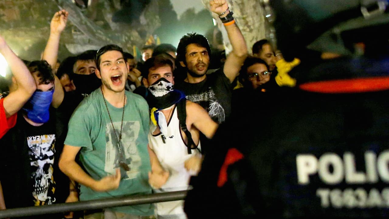 En fotos: Catalanes manifiestan por la independencia a un año del referéndum considerado ilegal por el gobierno de España 