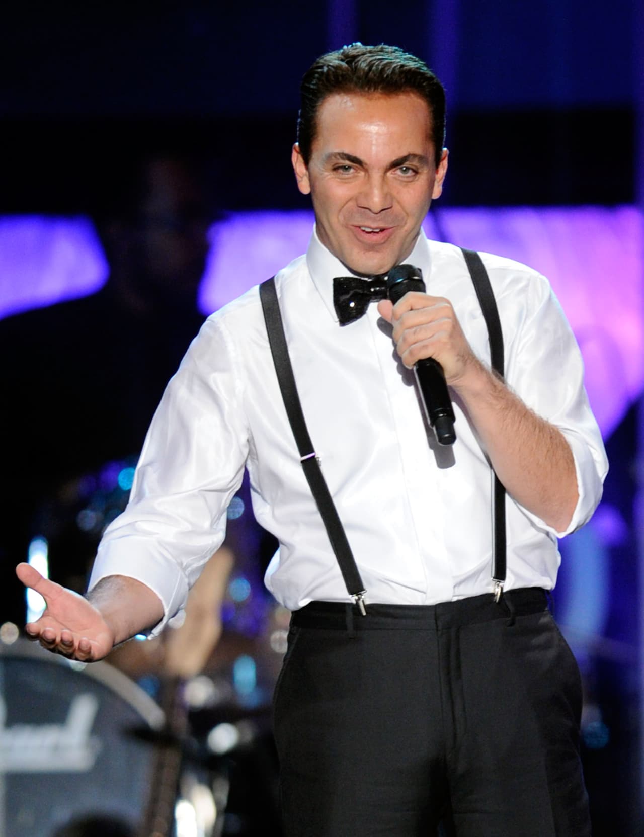 Cristian Castro también heredó el talento de su madre, la actriz, cantante y conductora mexicana, Verónica Castro; así como de su padre el actor, Manuel "El Loco" Valdés.