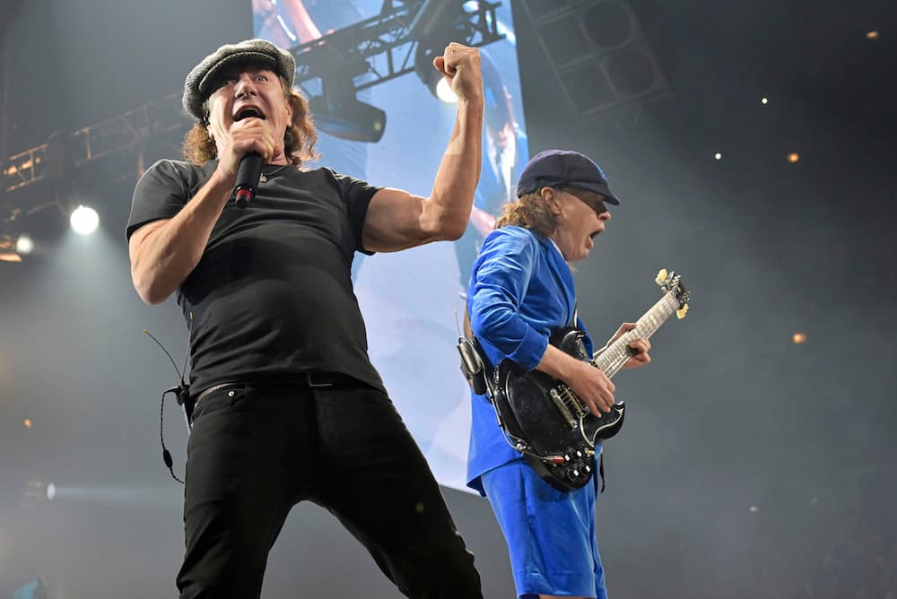AC/DC pospone su gira de conciertos en EEUU por riesgo de sordera de su cantante