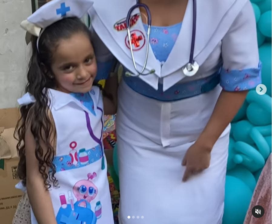 "El mejor regalo: 
<b>la carita de mi niña</b>", escribió Elizabeth Álvarez sobre la experiencia que vivió su hija. 
<br>