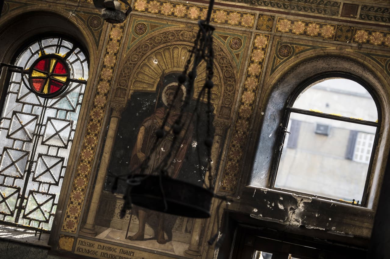 Ningún movimiento reivindicó por el momento el atentado contra los coptos ortodoxos, que constituyen la gran mayoría de la comunidad cristiana más numerosa de Oriente Medio y una de las más antiguas.