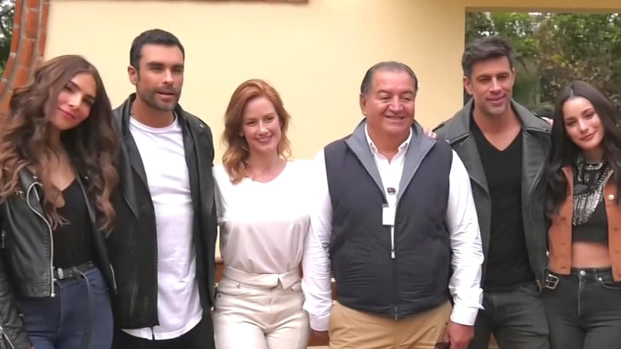 Esta historia será 
<a href="https://www.univision.com/shows/despierta-america/alejandra-espinoza-asegura-que-su-papel-en-corazon-guerrero-no-sera-el-tipico-protagonico-video">protagonizada por Alejandra Espinoza</a>, quien ya se encuentra en la Ciudad de México haciendo trabajo de mesa con los directores de escena y sus compañeros del elenco.
<br>