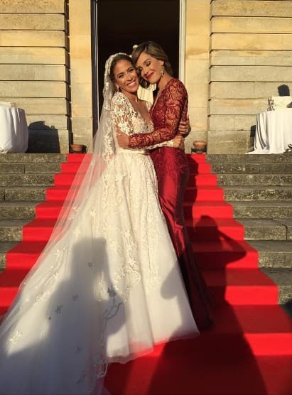 Karla quiere mucho a su hermanita Andree y es la más feliz.