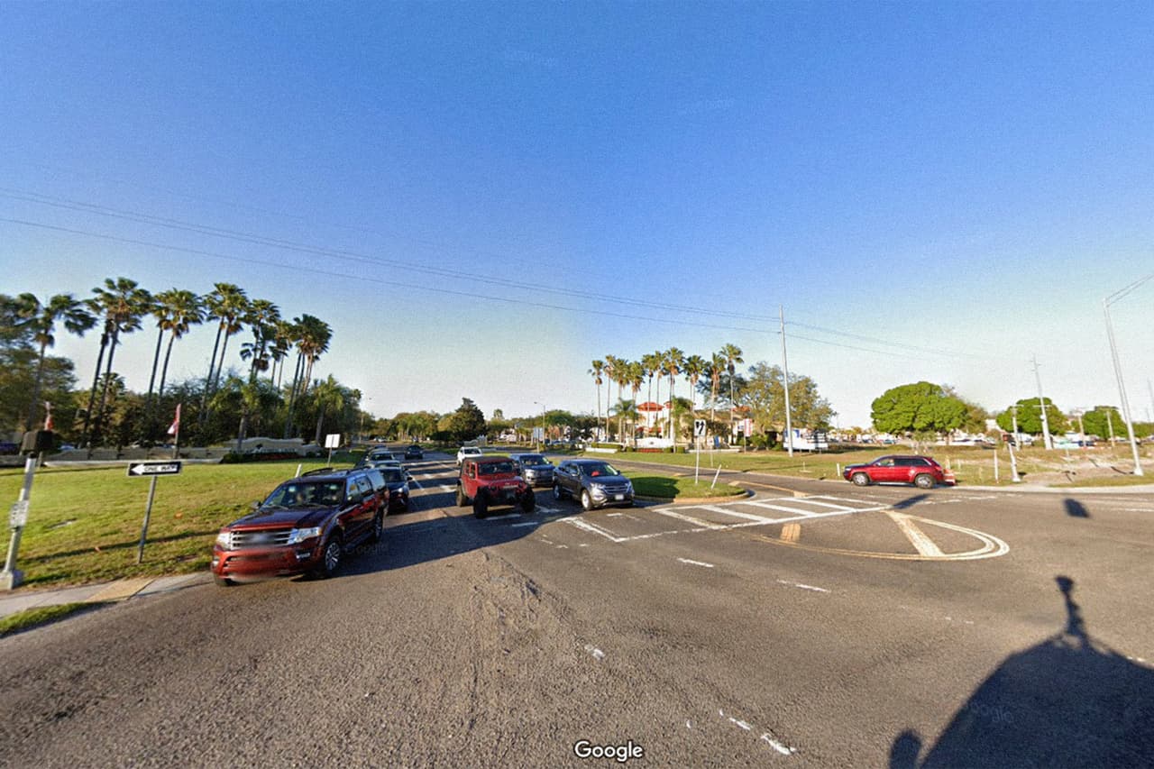 <b>Puesto 3 <b> (dos ciudades empatadas)</b></b>
<br>
<br>
<b>Sun City Center, Florida</b>
<br>
<br>
<i>Credit score</i> promedio de sus residentes: 789 puntos.