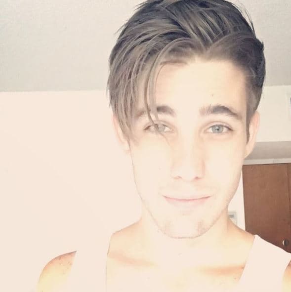 Abdiel quiere compartir su música con todo el mundo.